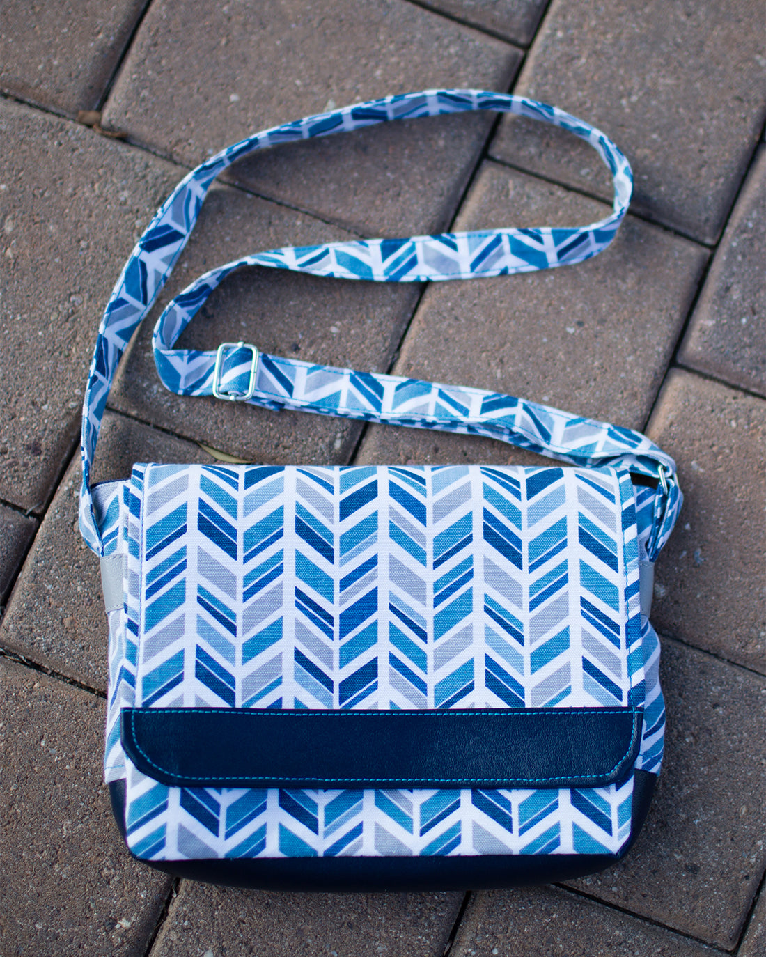 Sage Messenger Bag Sewing Pattern | Sunflower Seams Pattern Company | Digital PDF Sewing Pattern