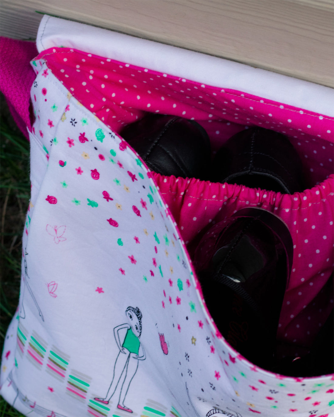 Sage Messenger Bag Sewing Pattern | Sunflower Seams Pattern Company | Digital PDF Sewing Pattern